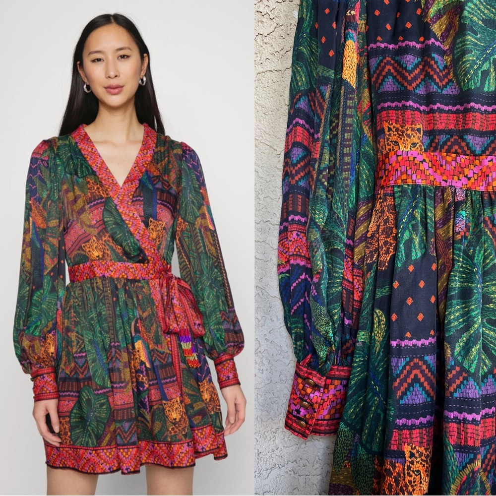 FARM RIO NWT Tropical Jungle Floral Long Sleeve Satin Forest Tapestry Wrap Dress